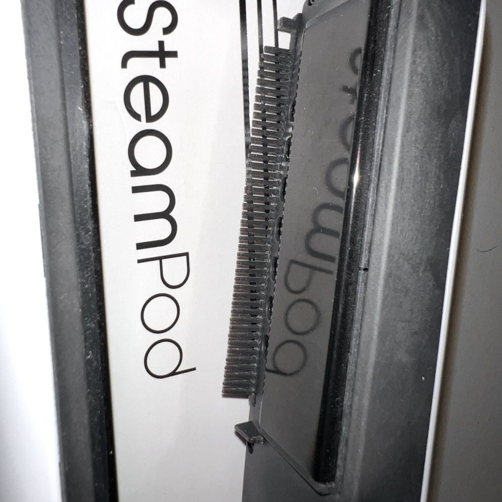 L’Oreal steam pod straightener